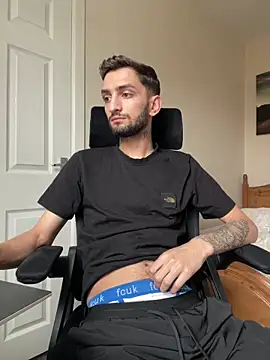 mixedcouplee69 online show from October 26, 1:17 pm