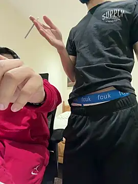 mixedcouplee69 online show from December 17, 9:43 pm