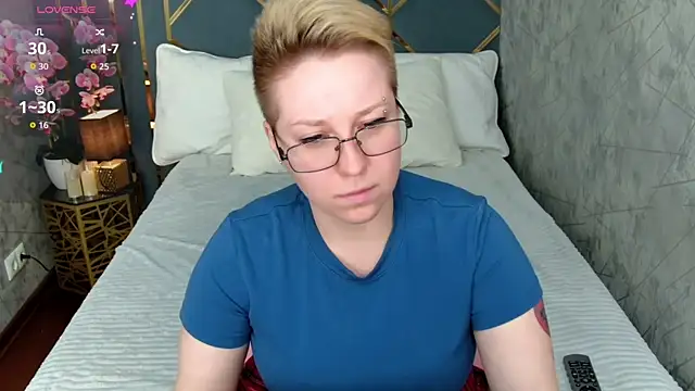 Snapshot of AlexandraGreen chatting on October 2, 10:06 pm AlexandraGreen online show from October 2, 10:06 pm