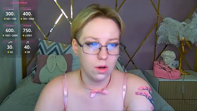 AlexandraGreen online show from April 5, 5:21 pm