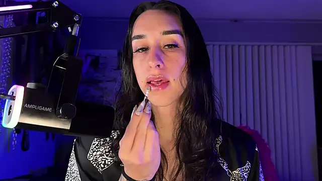 xoFrankie online show from April 9, 4:01 am