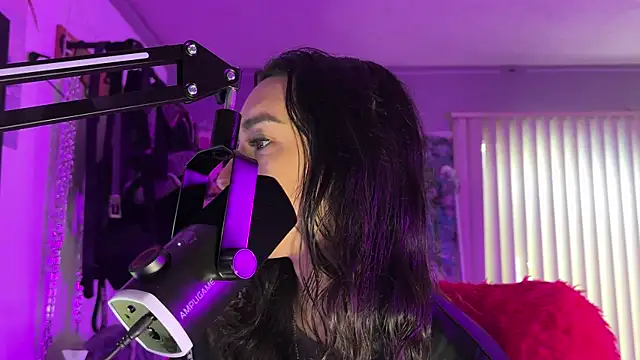 xoFrankie online show from April 12, 7:19 pm