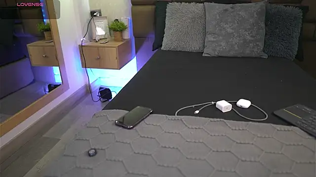 Julieth Rojas online show from April 12, 4:17 am