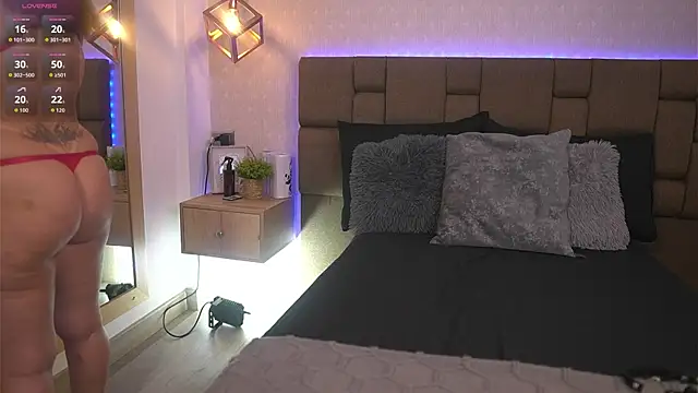 Julieth Rojas online show from April 14, 4:18 am