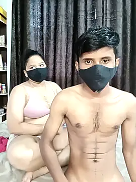 Snapshot of Beautiful_couple_70 chatting on October 19, 12:06 pm Beautiful couple 70 online show from October 19, 12:06 pm