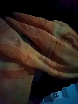 Snapshot of Meenu_chauhan chatting on October 31, 4:02 am Meenu chauhan online show from October 31, 4:02 am