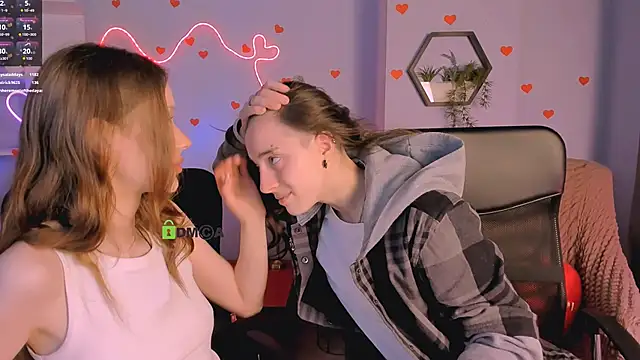 khloebeauty online show from March 15, 8:15 pm