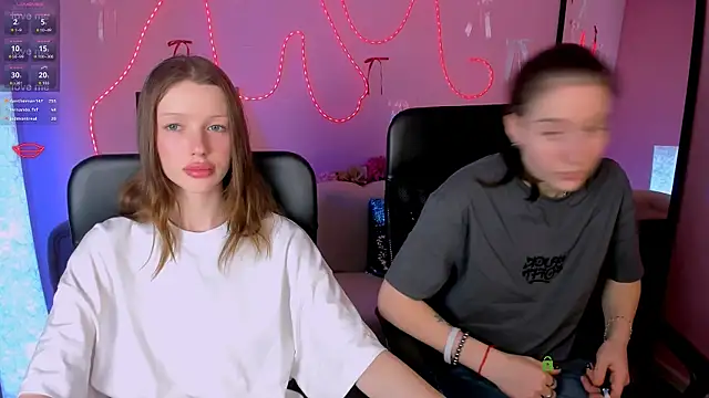 khloebeauty online show from April 4, 7:11 pm