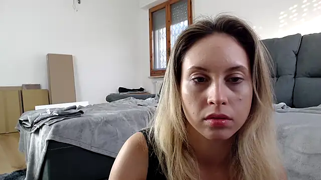 Snapshot of L_Sofia chatting on October 14, 3:24 pm L Sofia online show from October 14, 3:24 pm