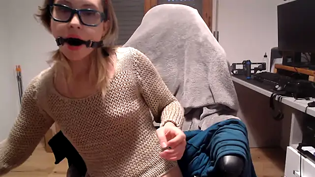 Snapshot of L_Sofia chatting on January 15, 7:24 am L Sofia online show from January 15, 7:24 am