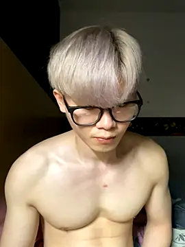 Snapshot of zachlee_69 chatting on October 11, 9:35 pm zachlee 69 online show from October 11, 9:35 pm