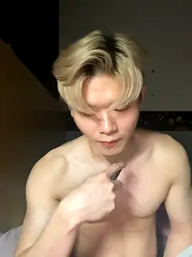 Snapshot of zachlee_69 chatting on November 8, 11:25 pm zachlee 69 online show from November 8, 11:25 pm