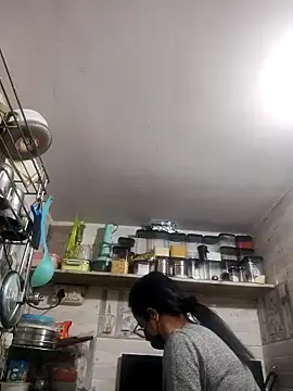 Snapshot of meenu_bhabhi547 chatting on February 9, 3:10 am meenu bhabhi547 online show from February 9, 3:10 am