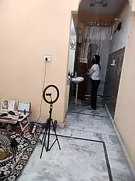 Snapshot of meenu_bhabhi547 chatting on February 28, 4:35 am meenu bhabhi547 online show from February 28, 4:35 am