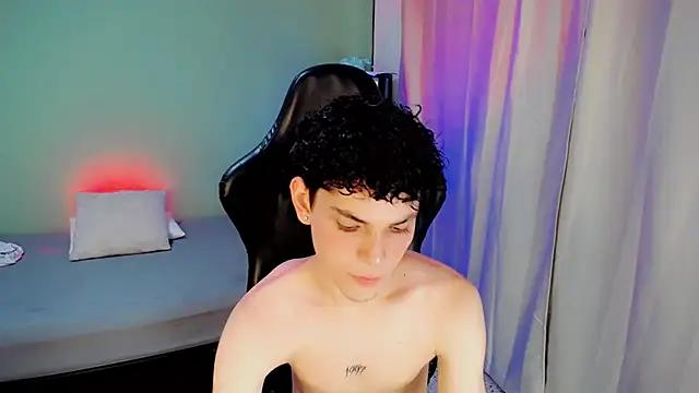 dilan hott  online show from September 16, 8:32 pm