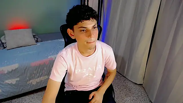 dilan hott  online show from September 29, 10:47 pm