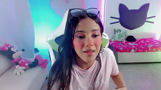 Snapshot of mishel_hott chatting on September 19, 9:15 pm mishel hott online show from September 19, 9:15 pm