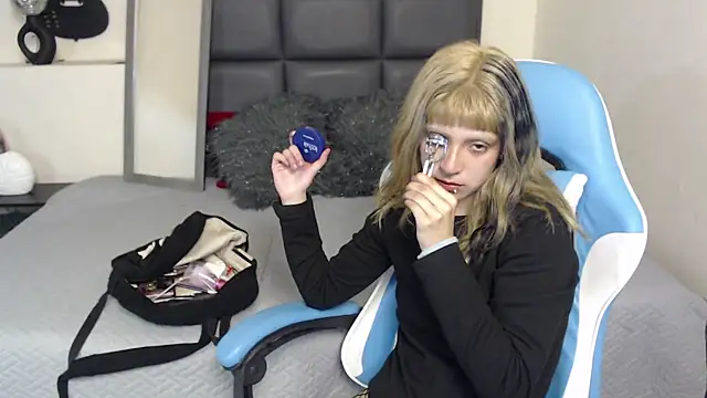 Amnesia  online show from September 12, 1:11 pm