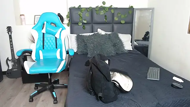 Amnesia  online show from September 26, 1:04 pm