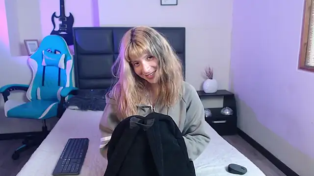 Amnesia  online show from October 13, 5:13 pm