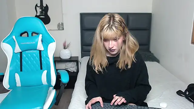 Amnesia  online show from October 27, 1:04 pm