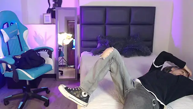 Amnesia  online show from November 11, 1:00 pm