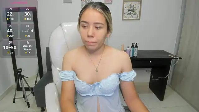 Aiilyn Ds online show from September 26, 9:35 am