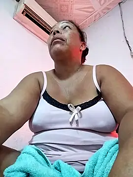 Naomi-Mature online show from November 26, 8:15 am