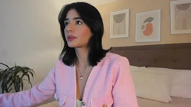 Samyscott  online show from February 6, 8:45 pm