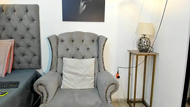 nahiroby ebony online show from September 22, 6:54 pm