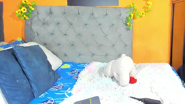 Snapshot of nahiroby_ebony chatting on July 15, 3:17 pm nahiroby ebony online show from July 15, 3:17 pm