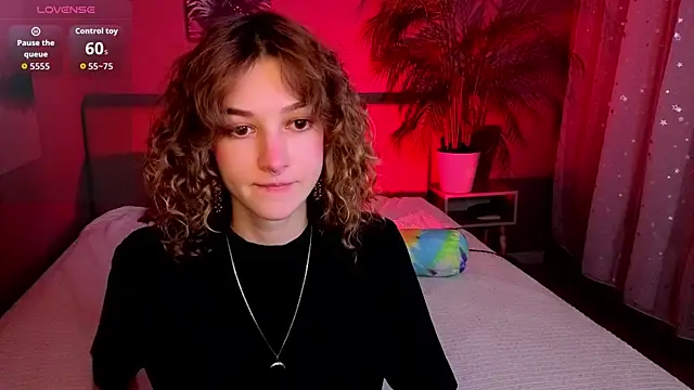 Snapshot of __grace__ chatting on October 9, 10:24 am   grace   online show from October 9, 10:24 am