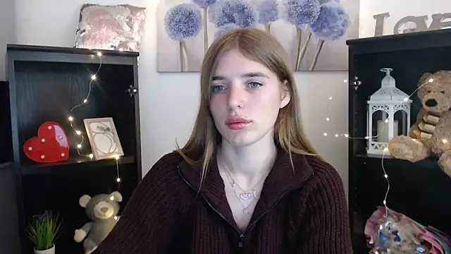 JuiceLips   online show from September 30, 10:31 am