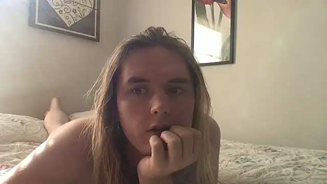 Elliebell online show from November 12, 6:52 pm