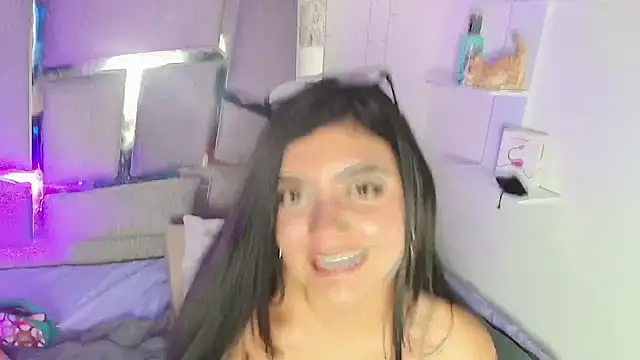 jennifer Scot online show from October 25, 4:46 pm