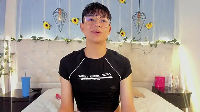 Snapshot of AleAurarashi chatting on October 14, 7:31 am AleAurarashi online show from October 14, 7:31 am