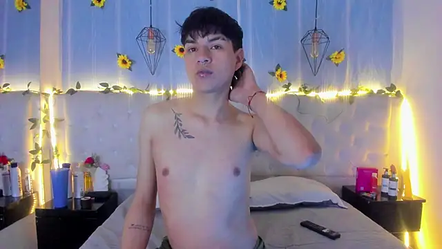 Snapshot of AleAurarashi chatting on October 21, 8:04 am AleAurarashi online show from October 21, 8:04 am