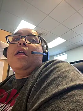 Snapshot of wishuhope4 chatting on April 17, 9:51 pm wishuhope4 online show from April 17, 9:51 pm