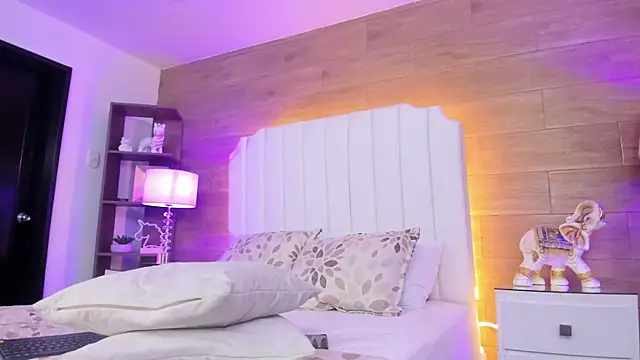 ScarletMore online show from March 1, 1:46 pm