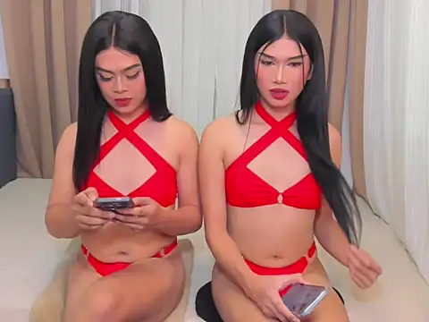 Snapshot of MaxCollins chatting on January 17, 5:27 pm MaxCollins online show from January 17, 5:27 pm