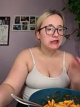 Snapshot of imawhorenslut19 chatting on May 21, 5:42 pm imawhorenslut19 online show from May 21, 5:42 pm