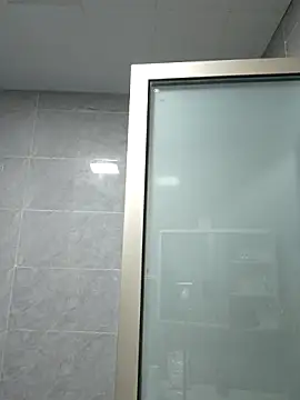 Snapshot of AAASuck chatting on October 31, 2:29 pm AAASuck online show from October 31, 2:29 pm