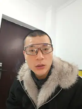 Snapshot of AAASuck chatting on January 17, 1:27 pm AAASuck online show from January 17, 1:27 pm