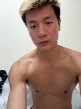 Snapshot of AAASuck chatting on June 24, 3:00 pm AAASuck online show from June 24, 3:00 pm