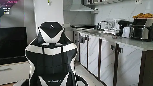 RyanStorm  online show from November 26, 11:33 am