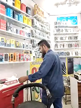 avi007p online show from October 18, 11:33 am