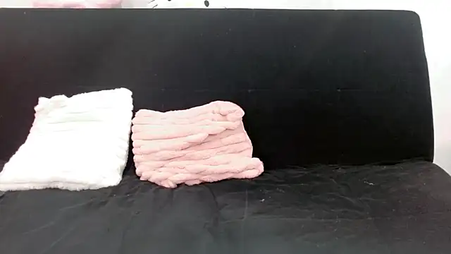 Emmahahaha17 online show from September 19, 3:24 pm