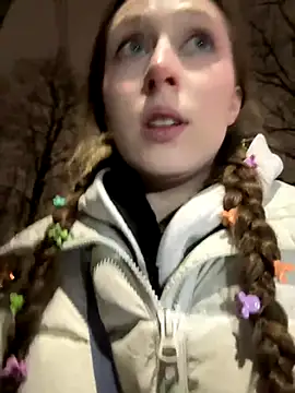 FroggyAnna online show from November 25, 4:40 pm