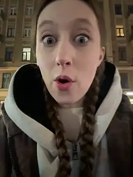 FroggyAnna online show from March 11, 4:57 pm