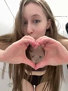 FroggyAnna online show from May 22, 3:39 pm